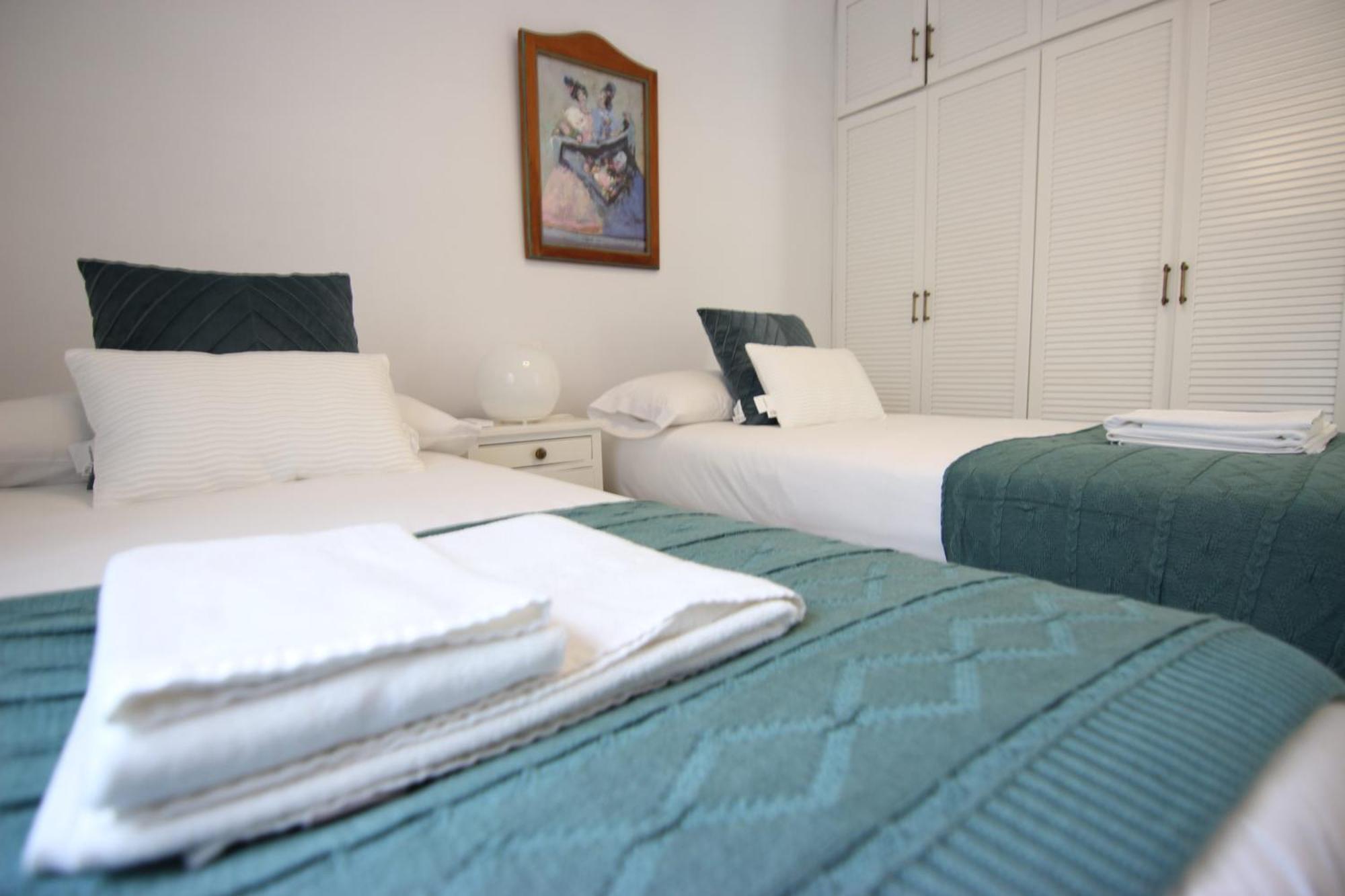 Rentalsevilla Espacioso Apartamento En La Alameda De Hercules Con Parking Kültér fotó